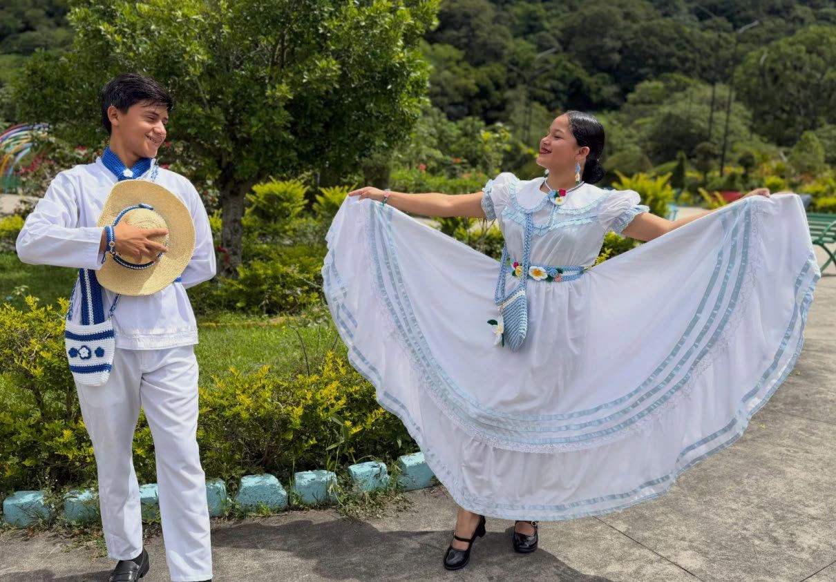 HUIPIL-(14)