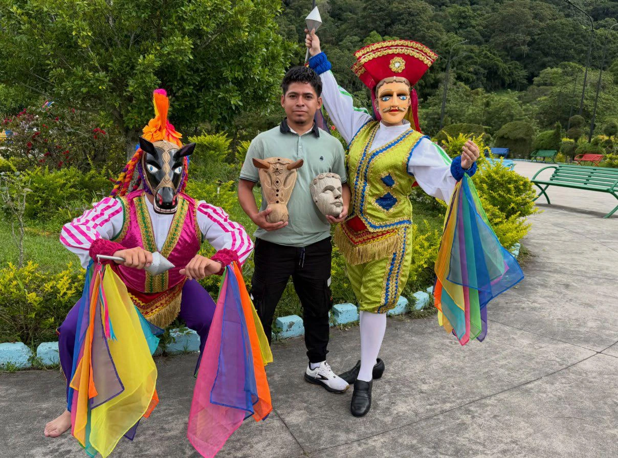 HUIPIL-(19)