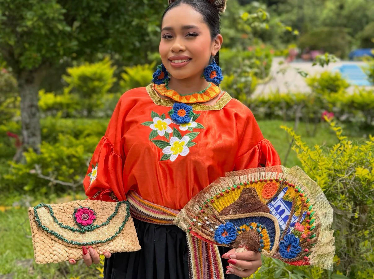 HUIPIL-(23)