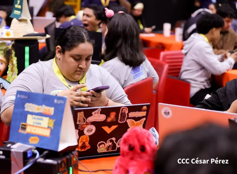 HK202635