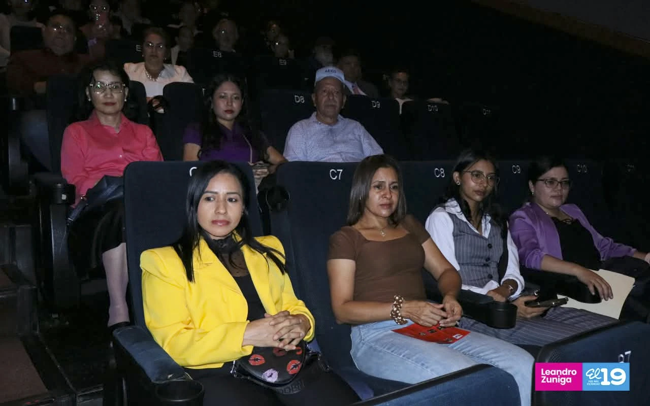 CINE-(12)