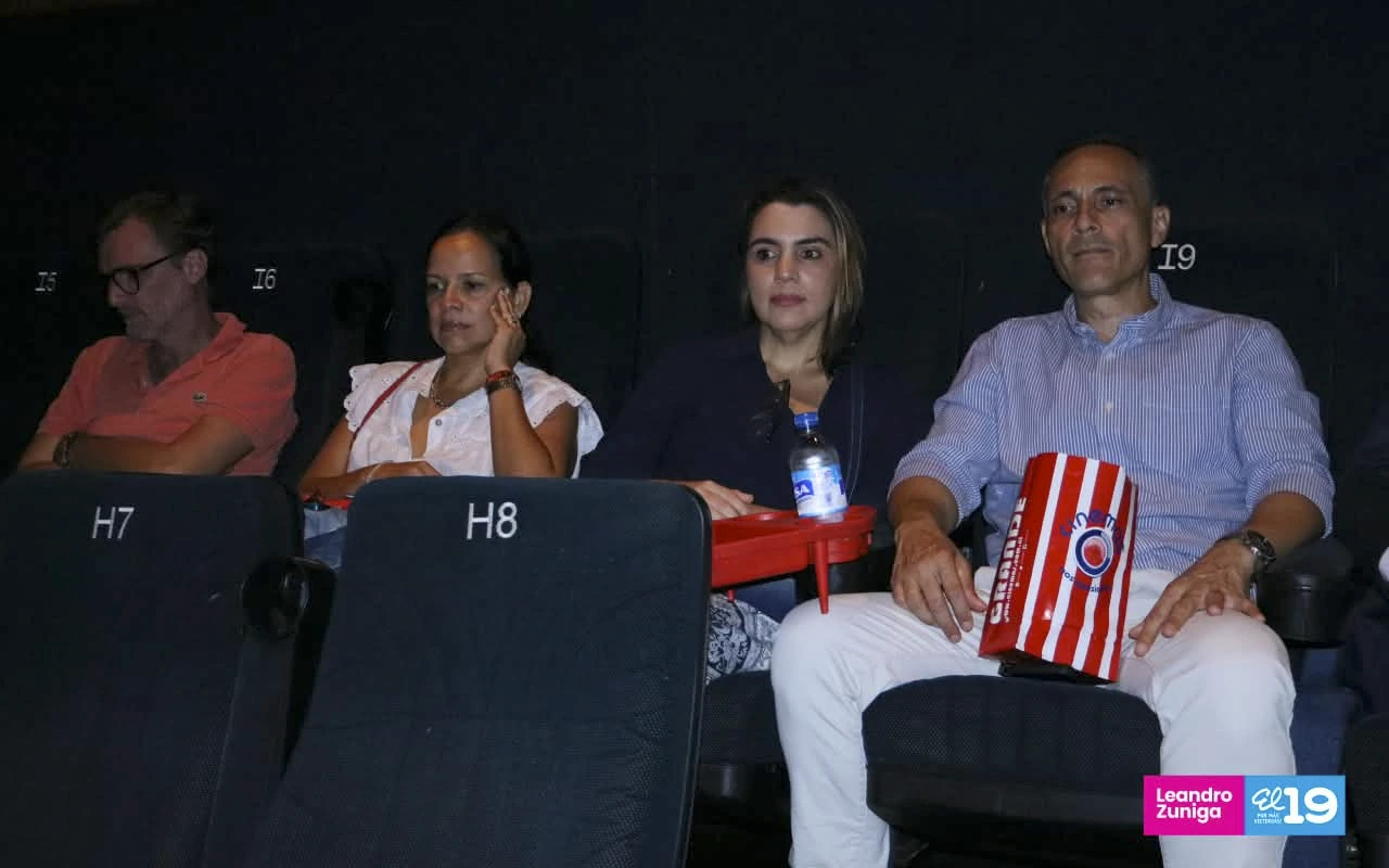 CINE-(13)
