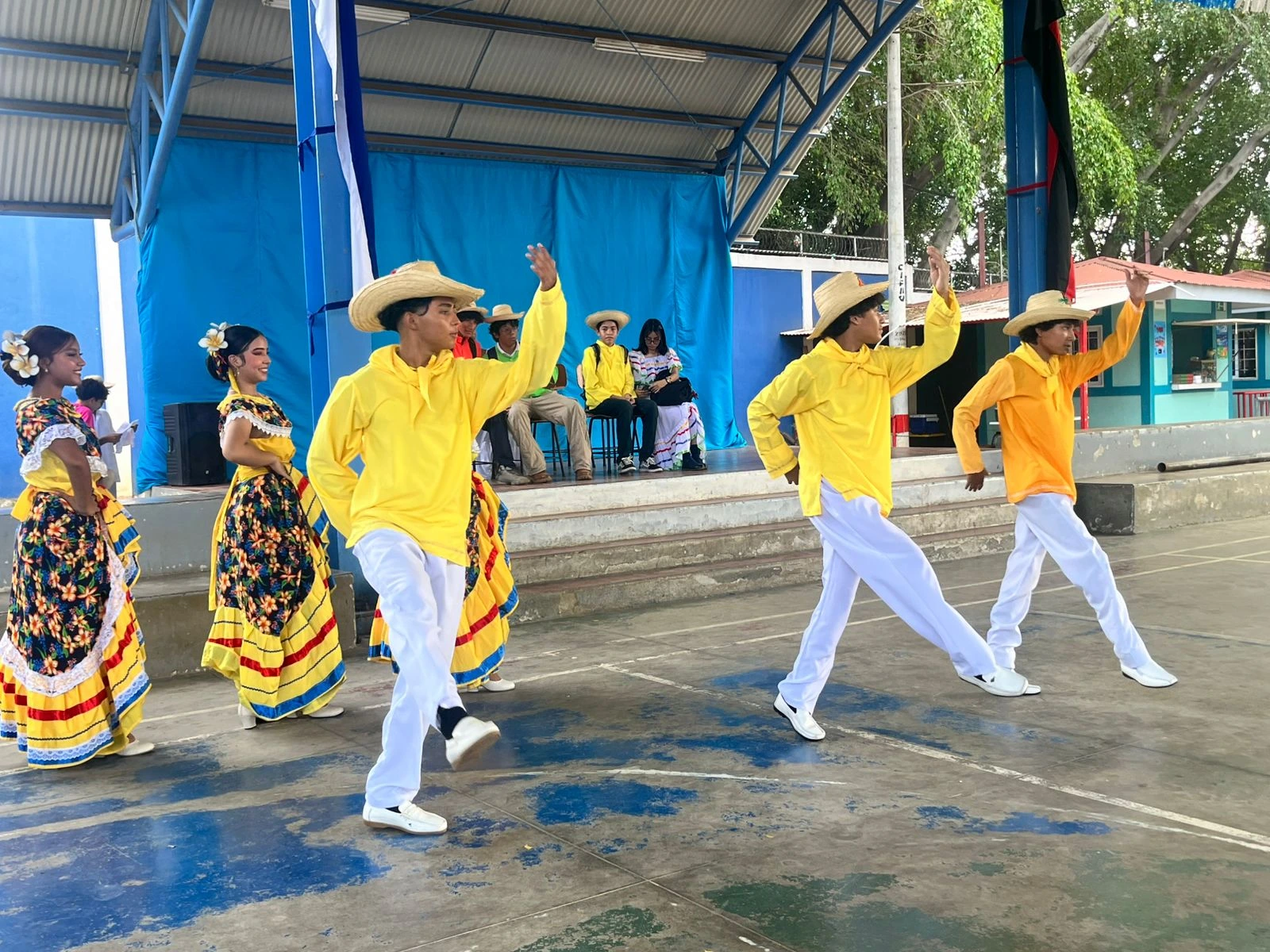HUIPIL1