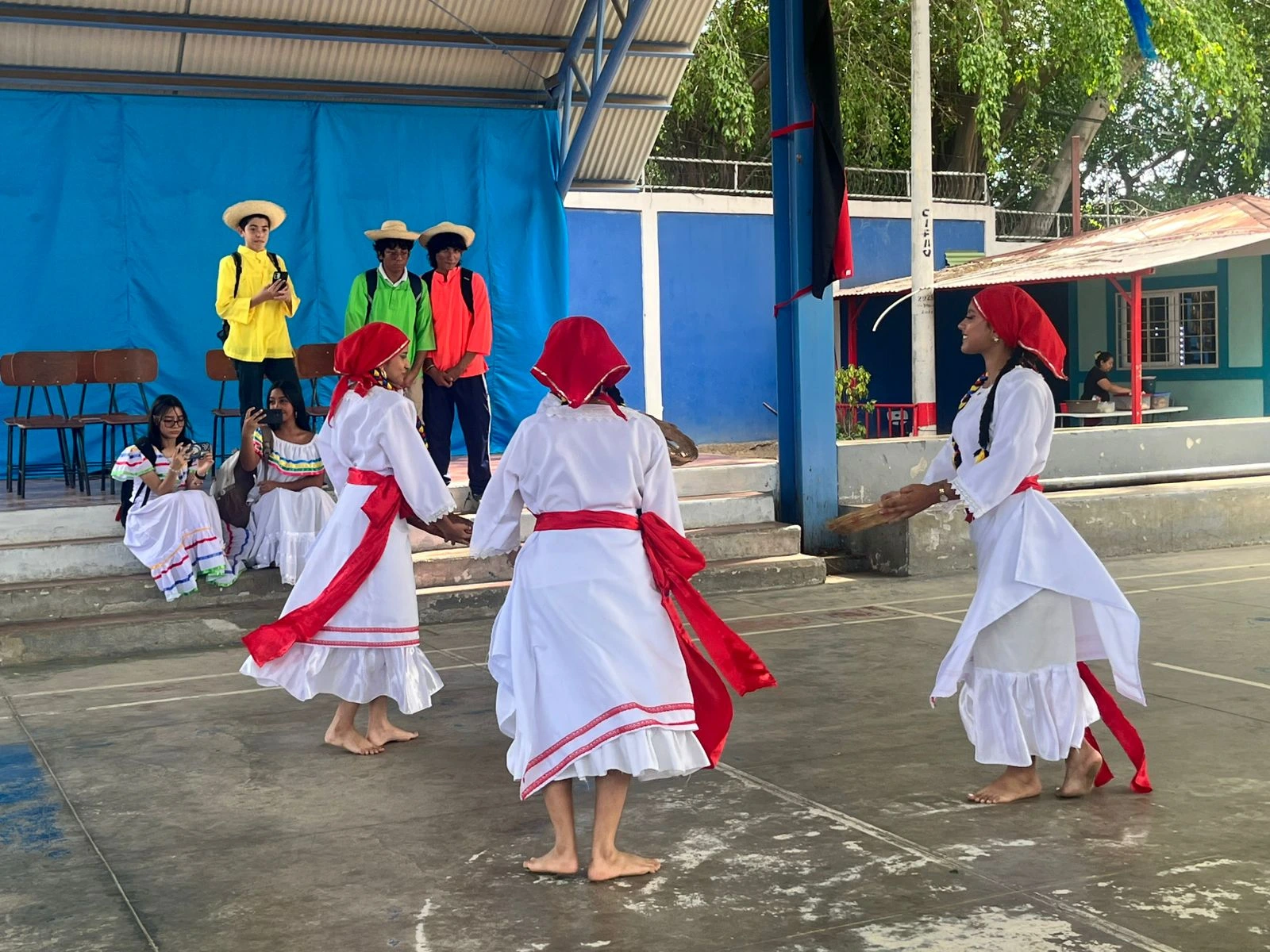 HUIPIL8