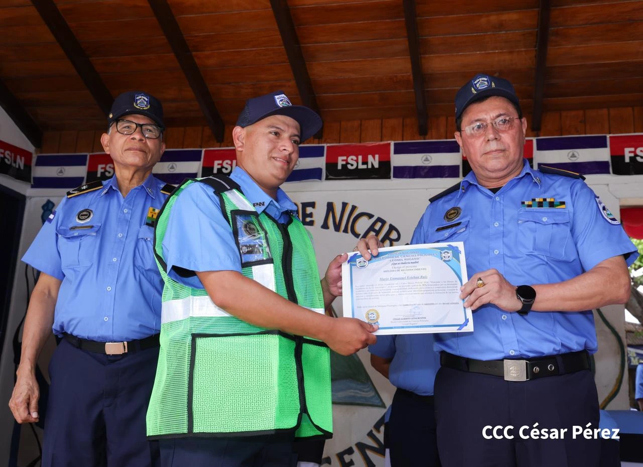POLICIA14