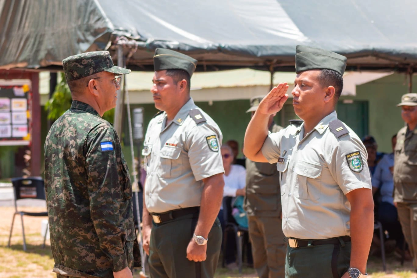 COMANDO-(24)