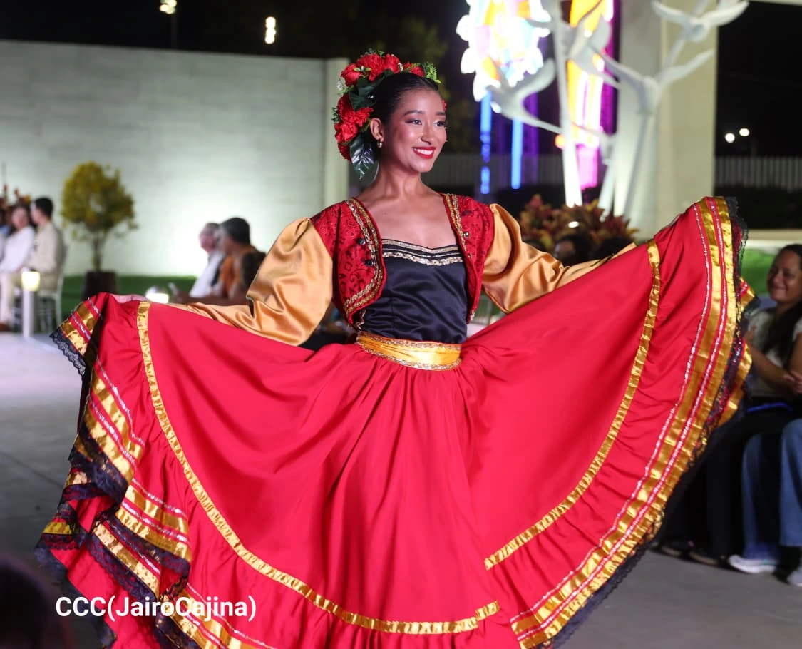 HUIPIL-(19)
