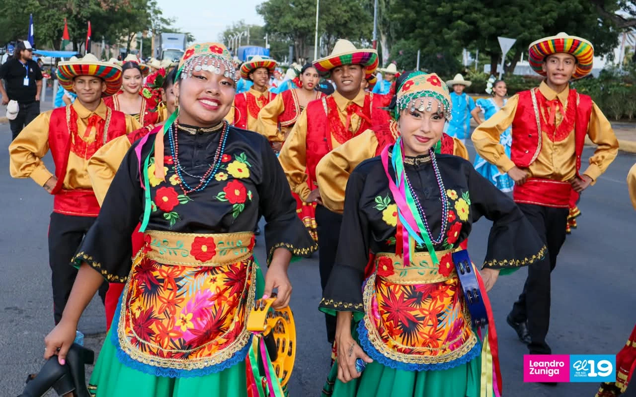 HUIPIL25