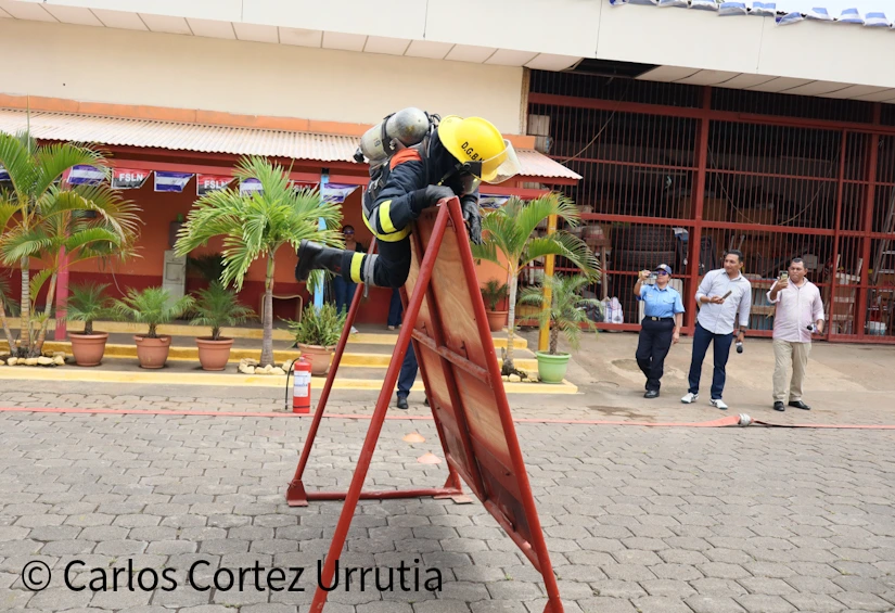 BOMBEROS4