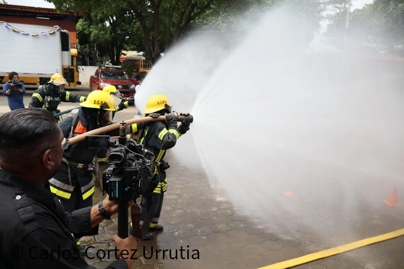 BOMBEROS8