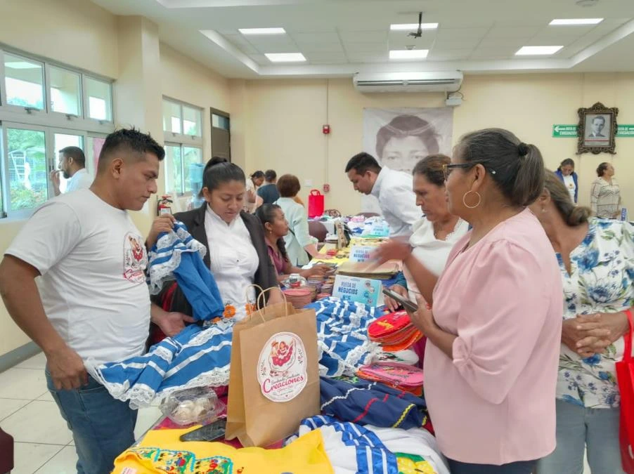 HUIPIL-(5)