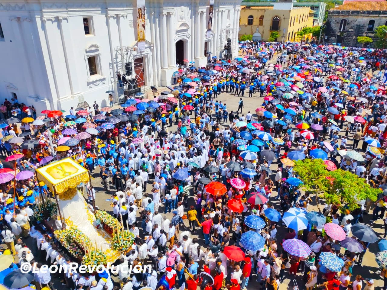 PROCESION10