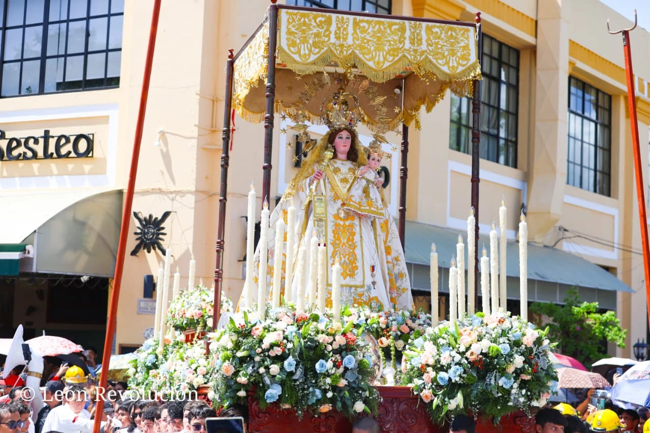 PROCESION14