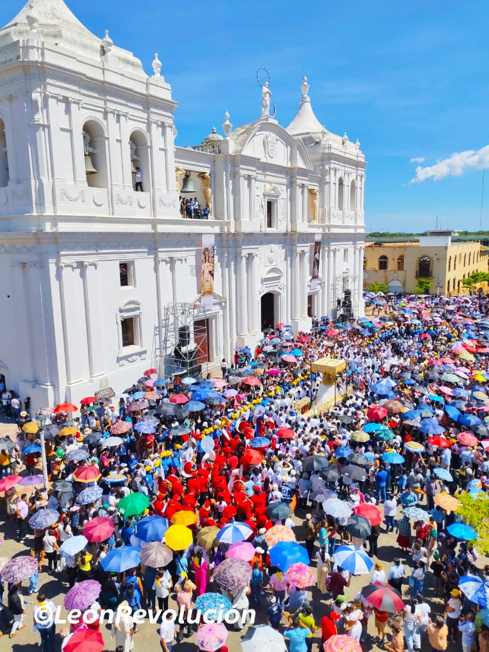 PROCESION5
