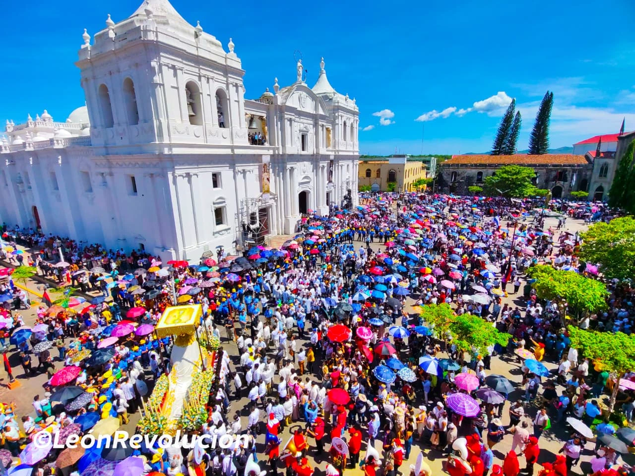 PROCESION8