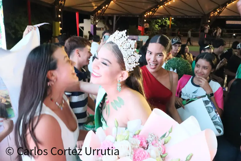 Reinas--(15)